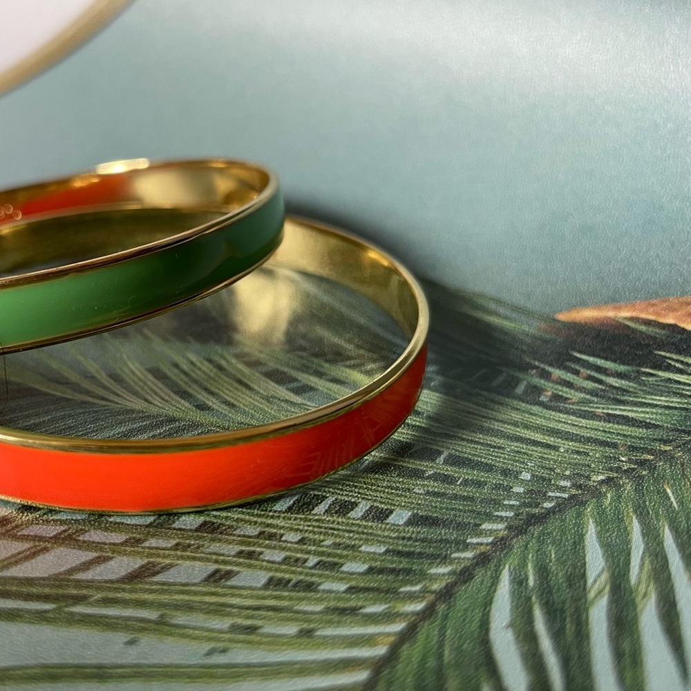 SUMMER TIME IMPORTED GAP AQUA CORAL BANGLES